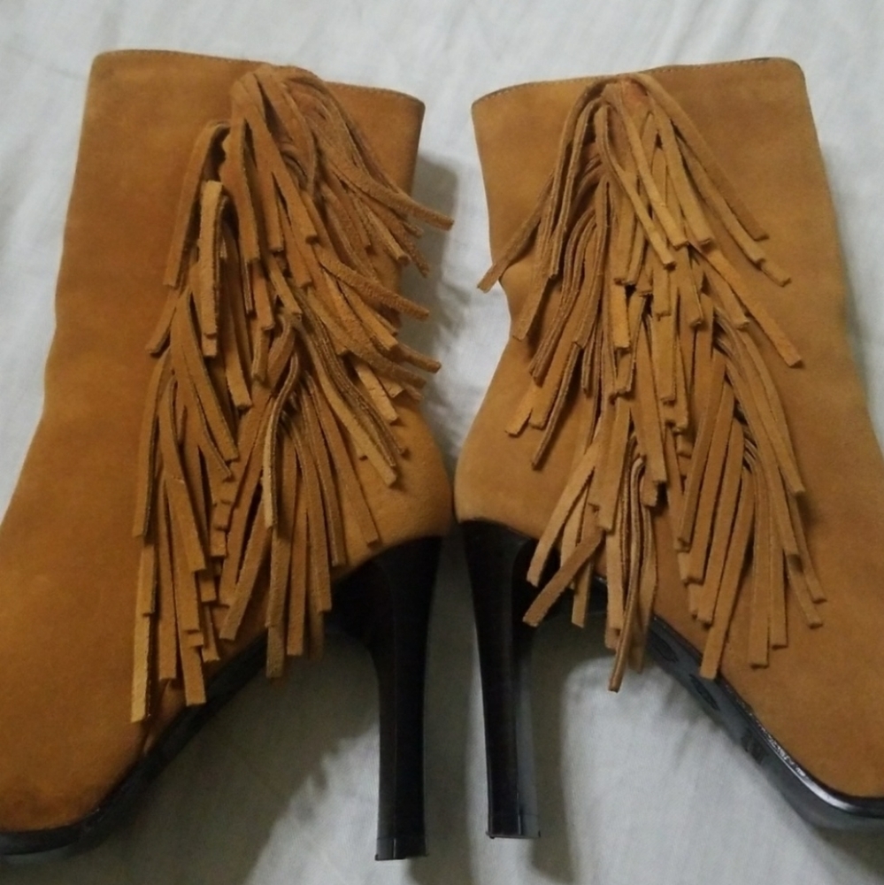 VTG Suede Fringe Boots - Picture 3 of 8